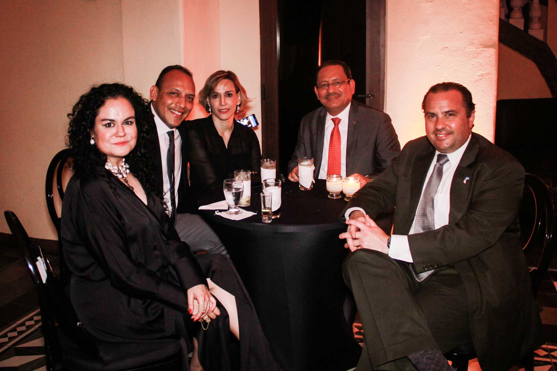 HN lanzamiento sitio Banco Azteca 03.jpg